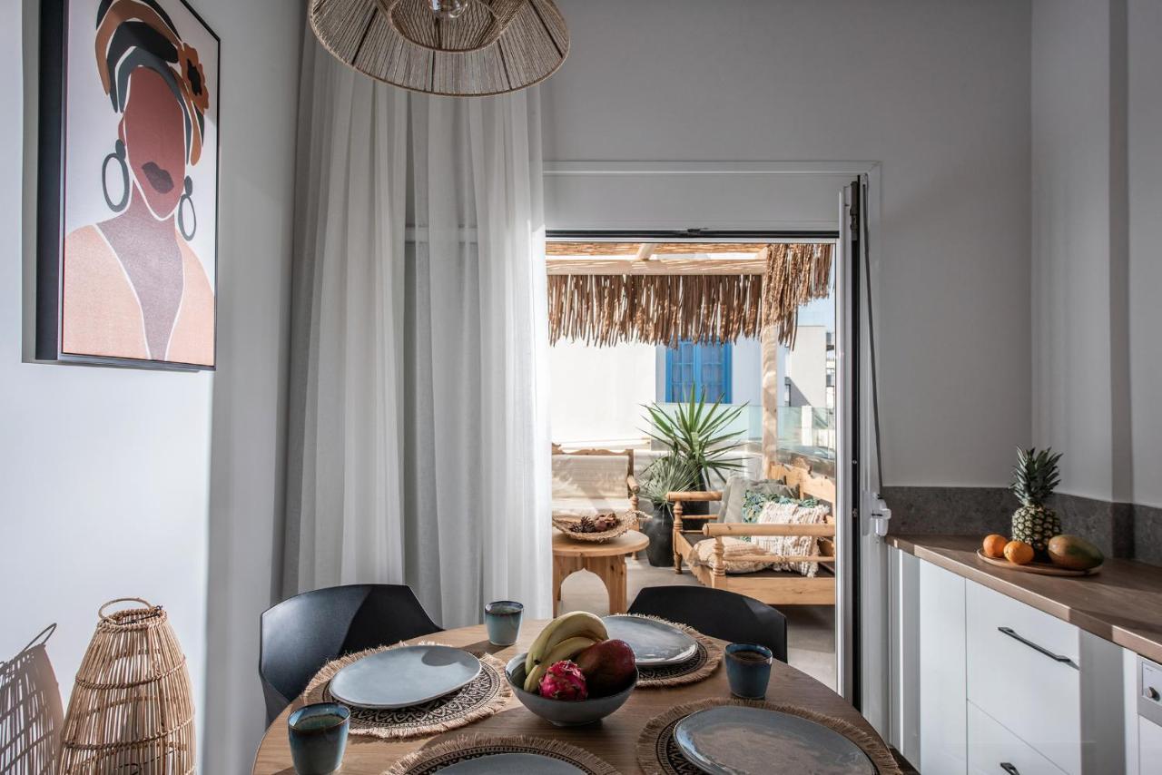 Khroma Luxury Suite 2 Beach Front Apartment Херсониссос Экстерьер фото