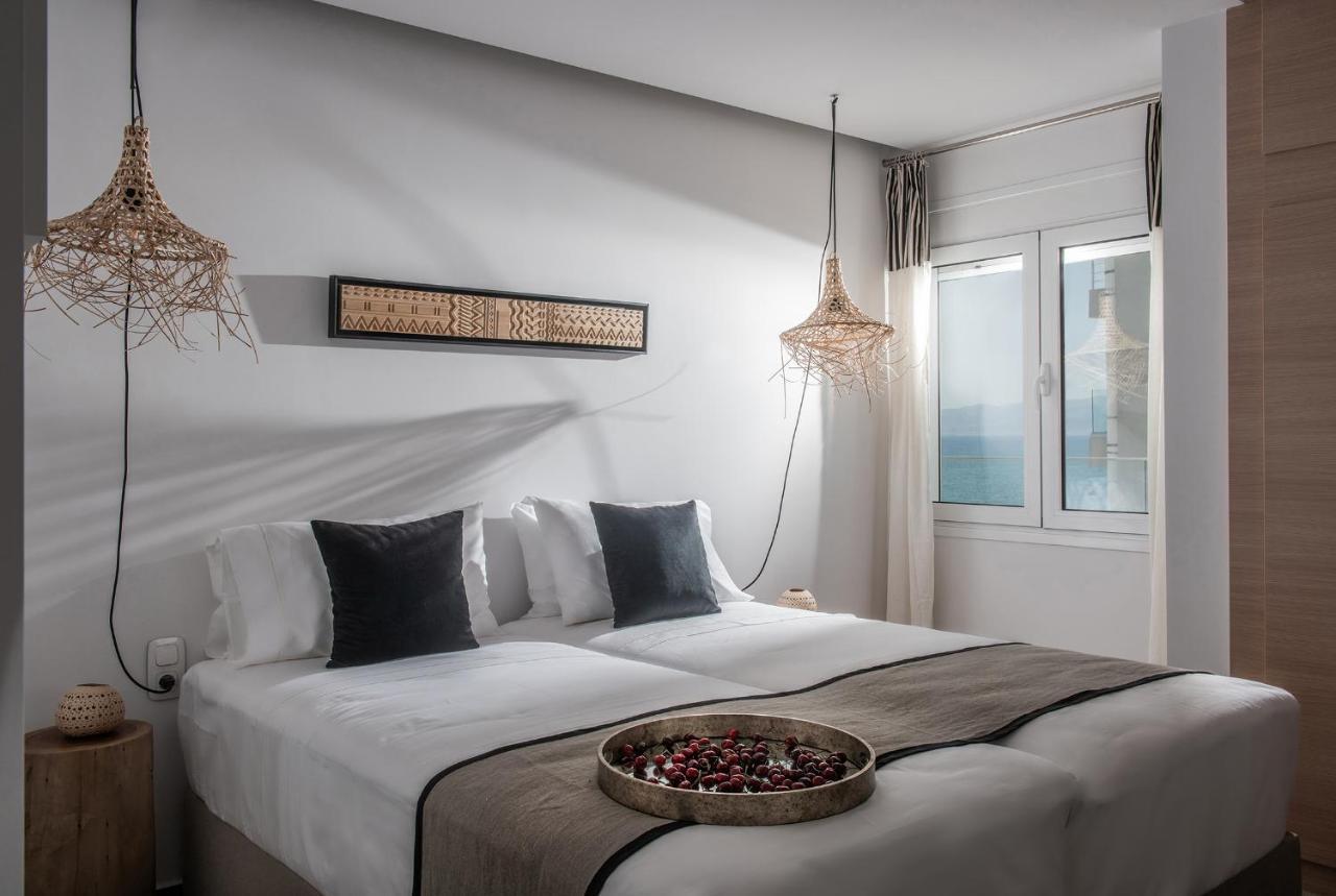 Khroma Luxury Suite 2 Beach Front Apartment Херсониссос Экстерьер фото