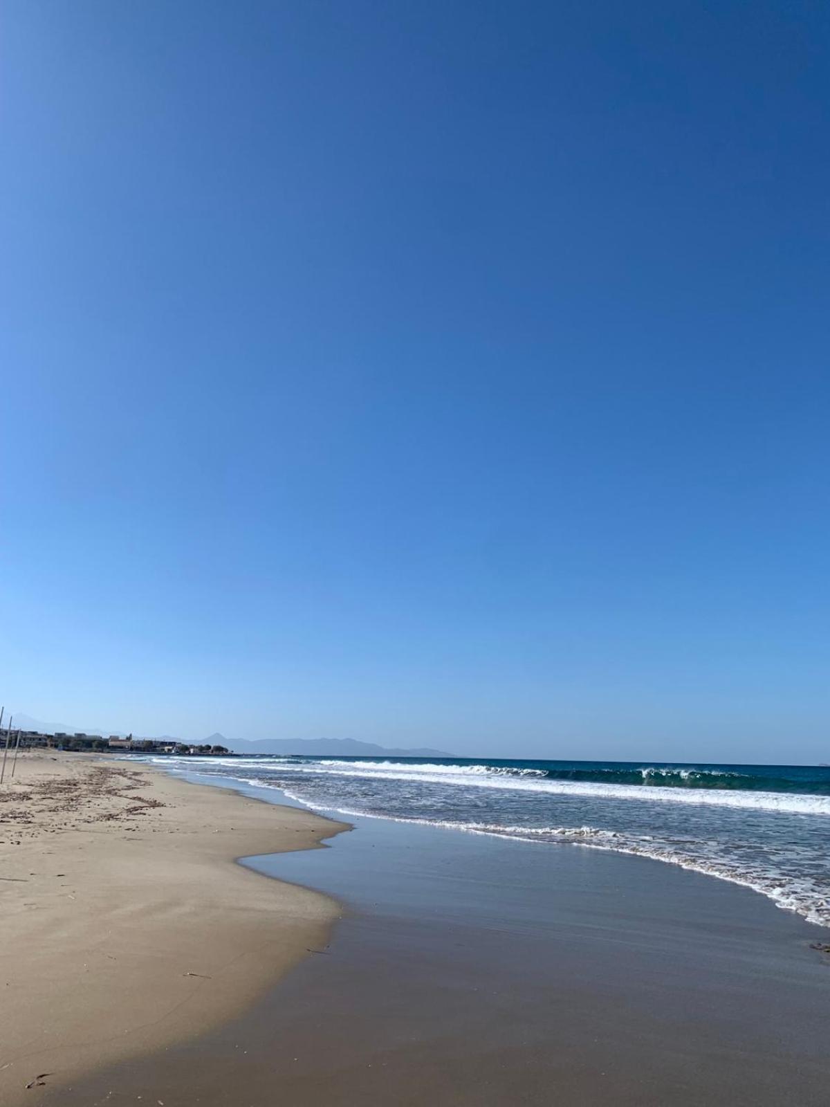 Khroma Luxury Suite 2 Beach Front Apartment Херсониссос Экстерьер фото